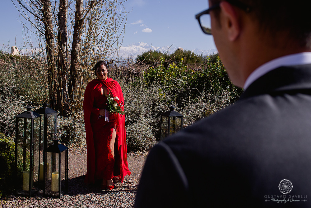 casamiento en el hotel cavas wine lodge, una ceremonia de boda emotiva y con un paisaje de montana unico.