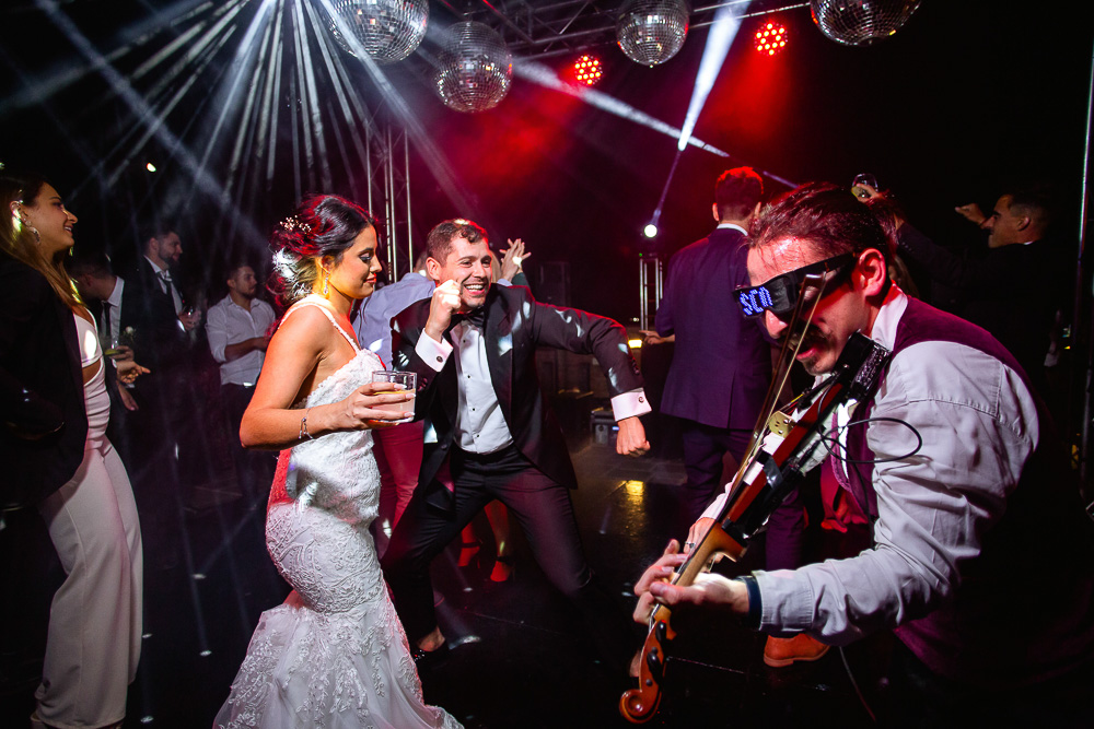 show de violino eletrônico ccesco na festa de casamento em uma vinícola em mendoza